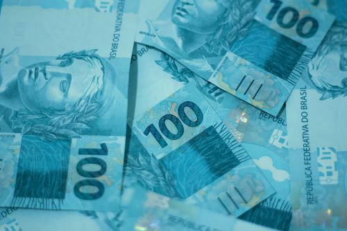 Governo publica ampliação da faixa de isenção do IR para R$ 2.428